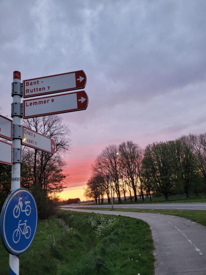 Vakantiehuis Aan Het Bos - Gelegen Aan De Tulpenroute Bant Экстерьер фото